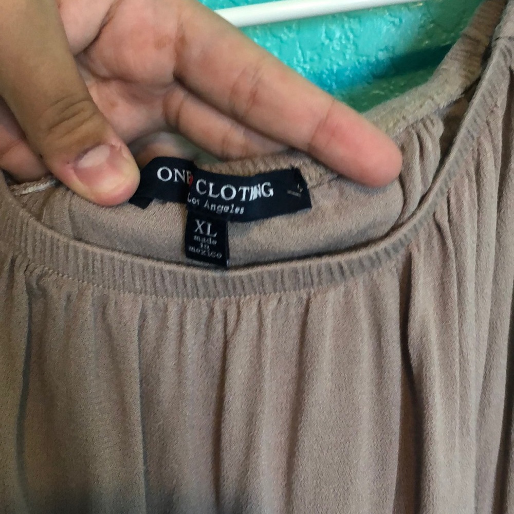 blouse - Picture 3 of 5